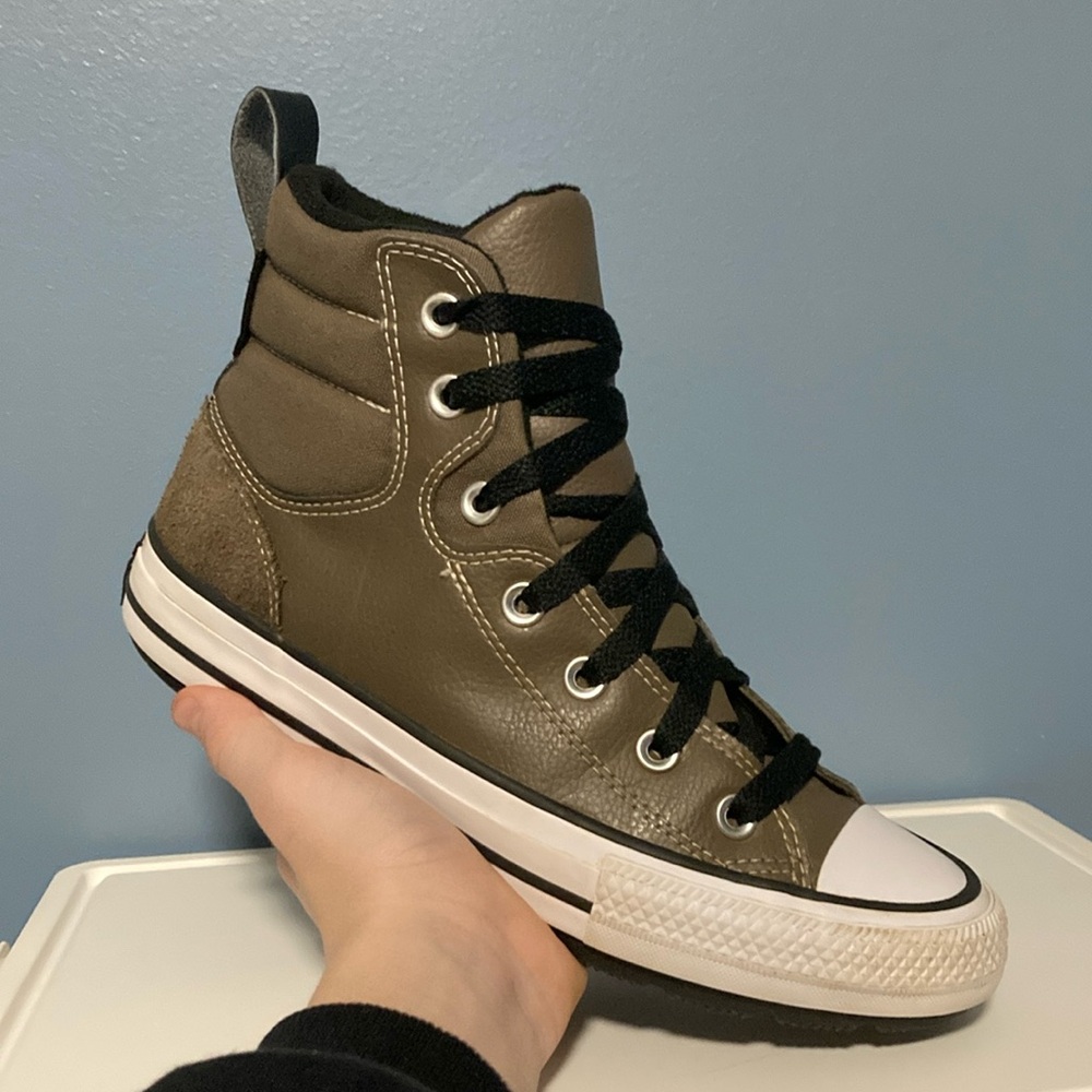 ❗️❗️SOLD❗️❗️Size 6 - Men’s Leather Converse